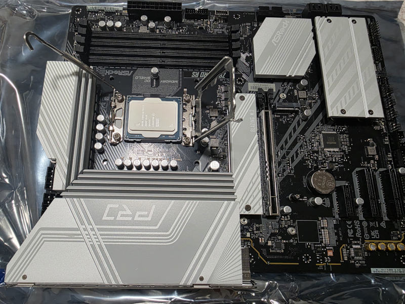 Intel Core Ultra 5 250KF Plus installed on ASRock Z890 Pro RS motherboard