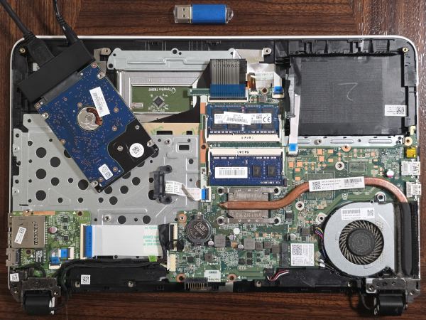 Recovering data from a non-booting laptop by accessing the drive directly