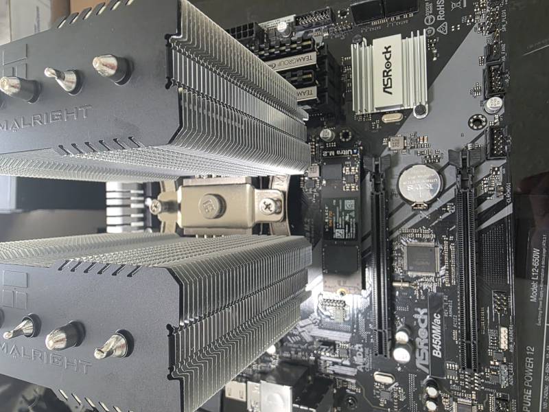 Thermalright dual tower air cooler installed on an AM4 gaming system